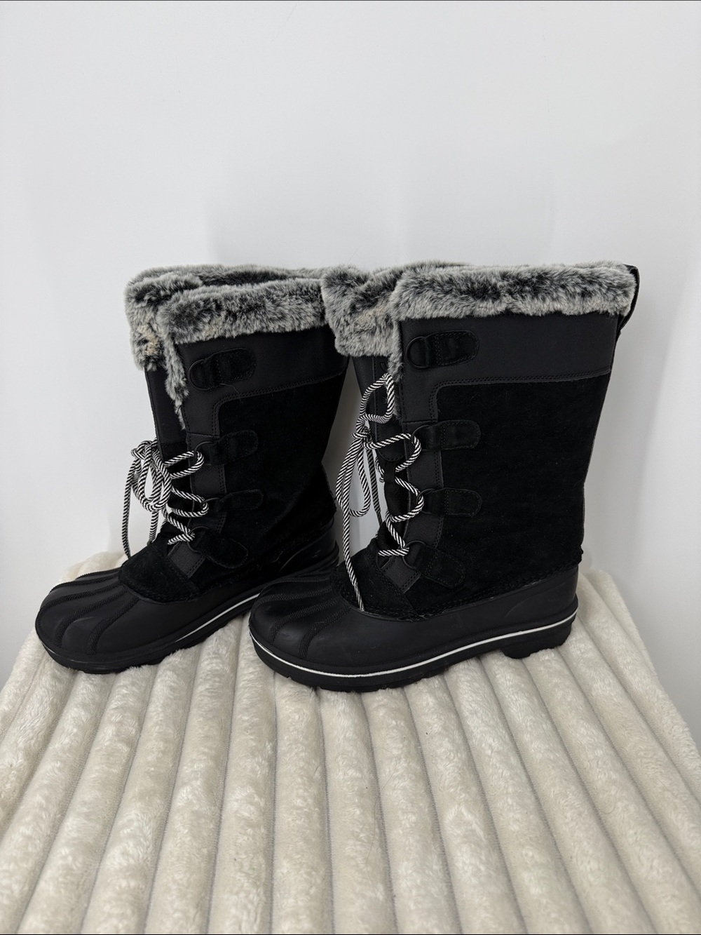 Cat & Jack Girls Black Faux Fur Lined Winter Snow Boots Sz 5